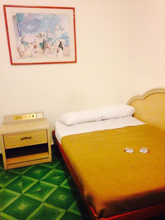 Sky Hostel Tel Aviv Eksteriør billede