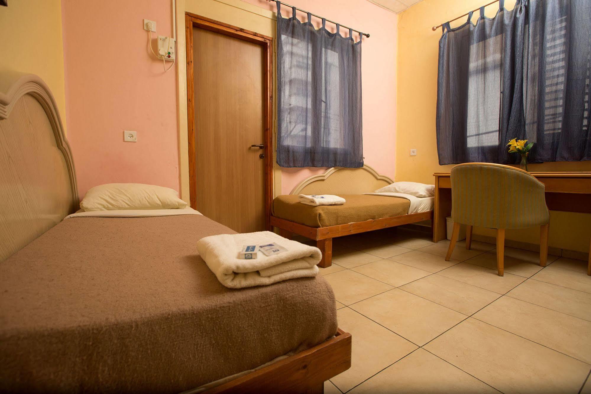 Sky Hostel Tel Aviv Eksteriør billede